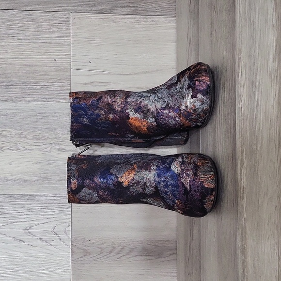 ZigiSoho Womens 7 Nydia Floral Tapestry Side Zip Ankle Bootie Metallic Colorful - Picture 4 of 9